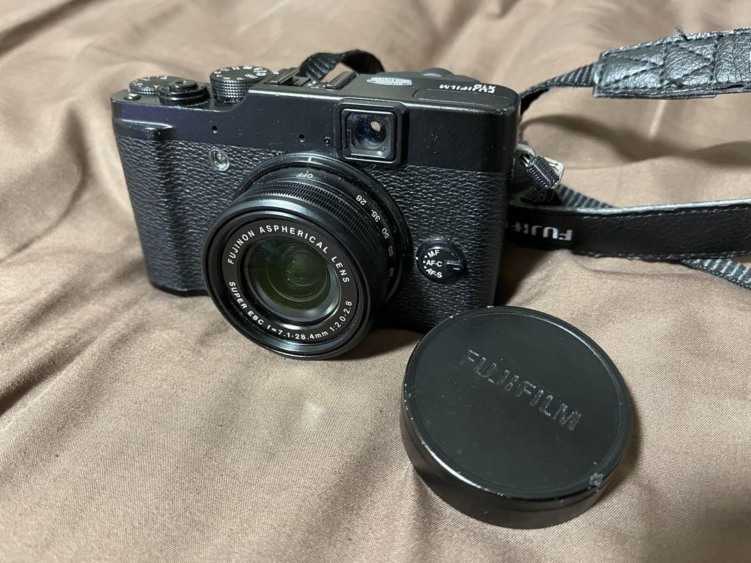 【美品・箱付き】Fujifilm X10 デジタルカメラ レンズキャップ付き Excellent condition with box Fujifilm X10 digital camera