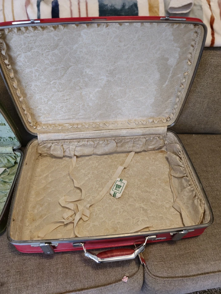 Vintage American Tourister Green Suitcase w/Keys Retro MCM Aesthetic Travel Case - Image 2 of 4