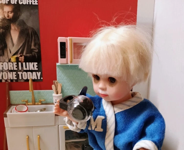 Madame Alexander 8" ÚLTIMA taza de DIORAMA CAFÉ Foto 2 de 4