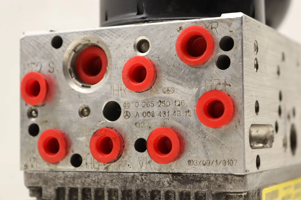 2007-2012 MERCEDES-BENZ SL550 - ABS PUMP / Module UNIT 0084314312 - Image 4 of 4