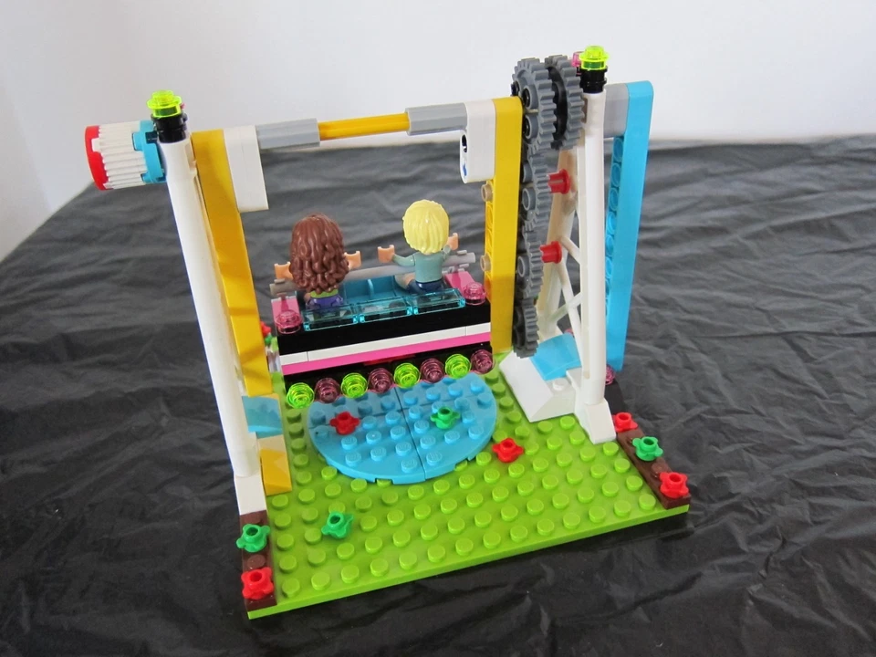 Lego 41133 Friends AMUSEMENT PARK BUMPER CARS complete - Image 4 of 4