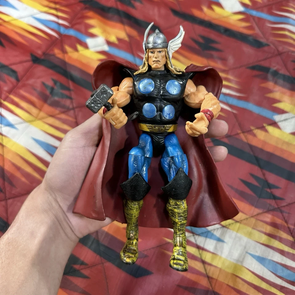 "Figura de acción de Thor Odinson 2003 Toy Biz Thor Hammer de Marvel Legends" Foto 2 de 4