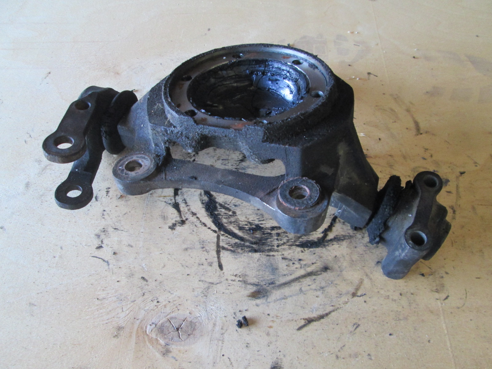 Ferrari Mondial 1983 LH Front Hub  / Knuckle / Spindle (A)  # 117188