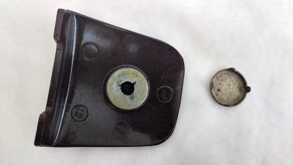 Jabonera URSS Vintage Imán Soviético Metal Plástico Baño Decoración Original Años 60 Foto 3 de 4