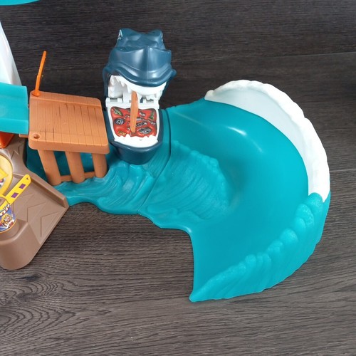 Vintage 2000 Hot Wheels Shark Park Play Set - Picture 4 of 10