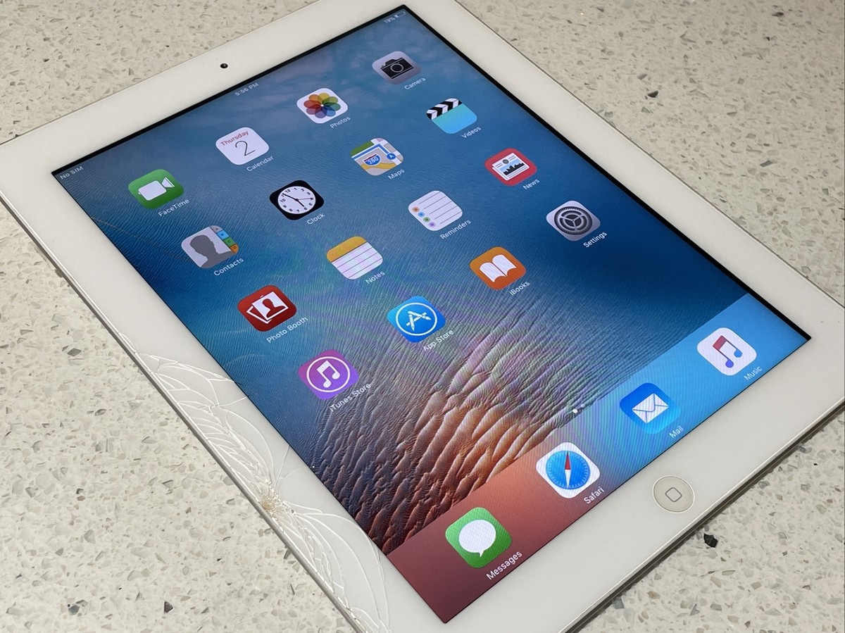 Apple iPad 2 16GB, A1396, Wi-Fi + Cellular 9.7in - White (AU