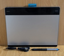 Wacom CTH-680 Intuos Medium Creative Pen  Touch Tablet Excellent
