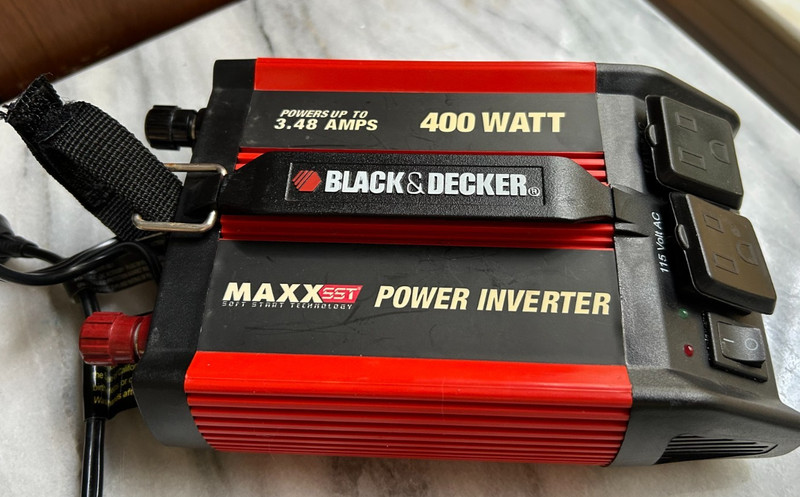 Black & Decker Power Inverter 400 Watt Model VEC1046BD Car Cord