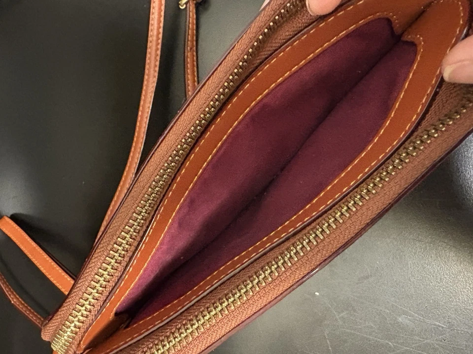 Bolsa de ombro COACH COACH (Coach) C6842 Kira tiracolo assinatura C6842 marrom - Imagem 4 de 4