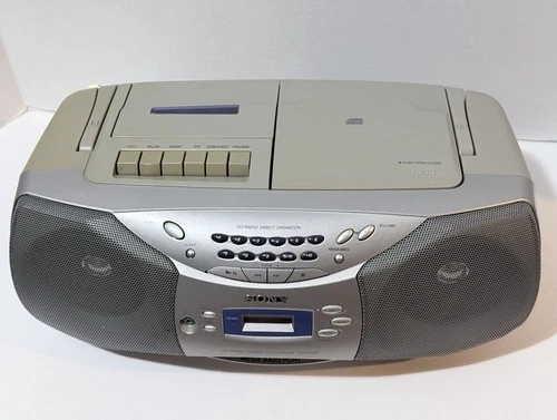 Vintage Sony CFD-S26 AM/FM Radio CD Cassette Recorder Boombox Mega Bass. Working