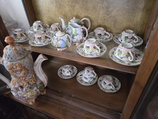 Capodimonte Italian Gold Porcelain Tea Set with Cherub Relief — listing 6