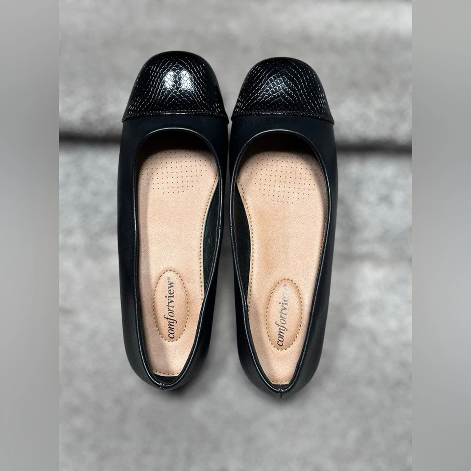 全新 Comfortview The Fay 黑色爬行动物鞋头懒人鞋宽平底女式 9.5WW — 第 2/4 张图片