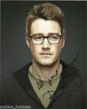 Robert Buckley Autographed Signed 8x10 Photo COA #O2E