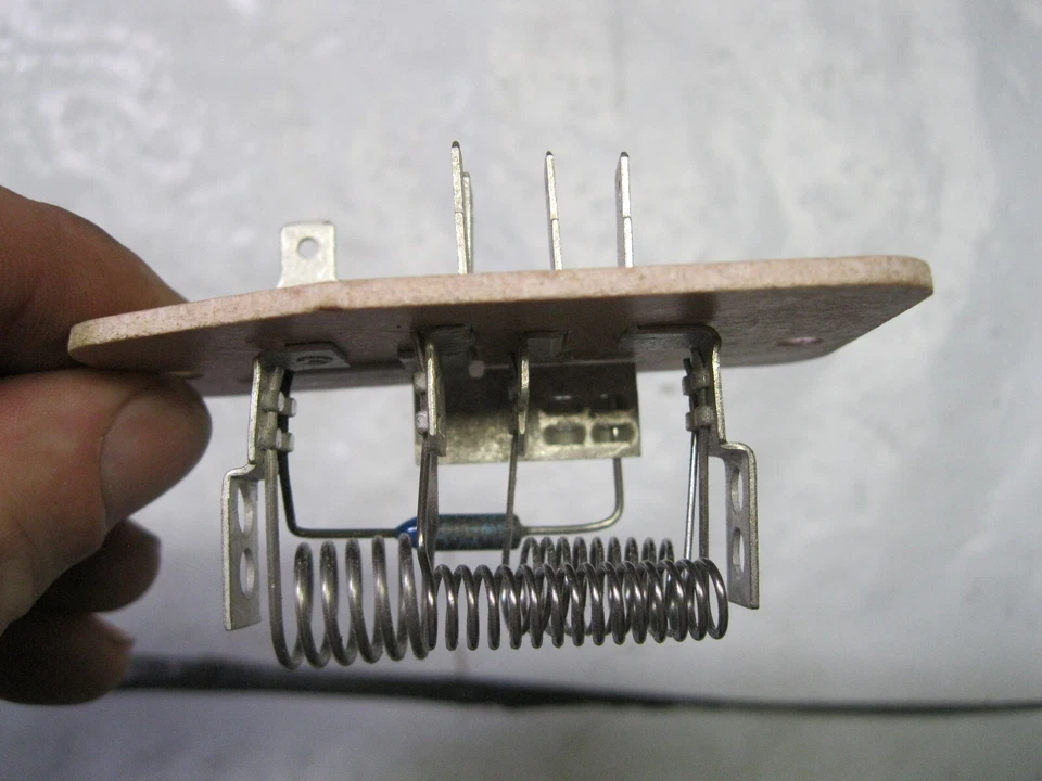 HVAC Blower Motor Resistor Airtex 4P1386 — 第 3/4 张图片