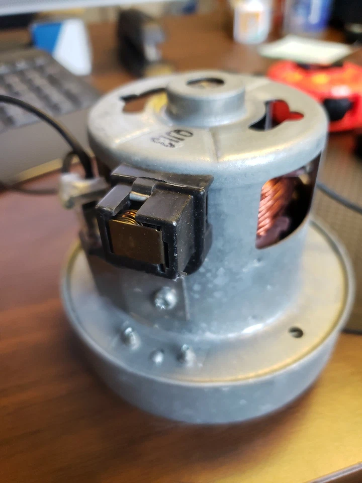 NEW ELECTROLUX VACUUM CLEANER MOTOR 7500-002-63 120VAC 60HZ OEM FITS Z1860 - Image 4 of 4