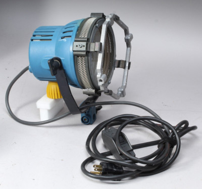 ARRI LIGHT 650 FLOOD/SPOT 650 W CONTINUOUS STUDIO OR CINEMATOGRAPHY LIGHT WORKS