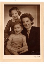 Vintage Familien Foto Frau Kinder 1940s Oskar Weicht Hamburg s/w Silbergelatine