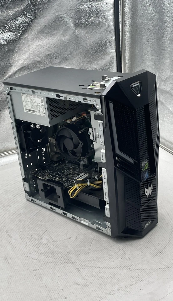 Computadora de escritorio para juegos Acer Predator Orion 3000 PO3-600 Intel Core i5 octava generación sin disco duro Foto 2 de 4