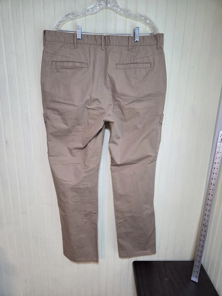 Pantalones cargo JF J Ferrar ajustados para hombre 38x32 caqui tostado frente plano informales clásicos Foto 3 de 4
