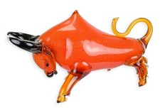 Une figurine en verre de style Murano représentant un taureau réplique design ré