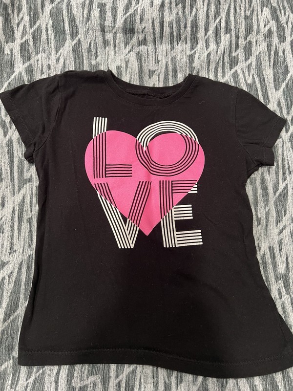 Children’s Place Girls LOVE short Sleeve T-shirt Size 5/6