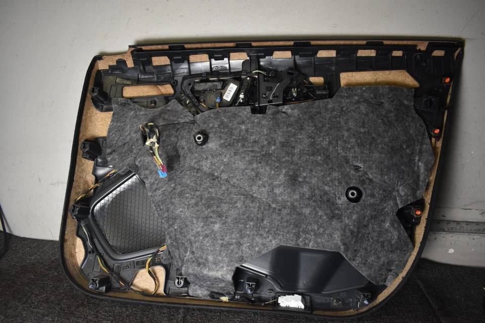 Mercedes Benz GLA250 2017 puerta interior delantera izquierda OEM de fábrica Foto 4 de 4