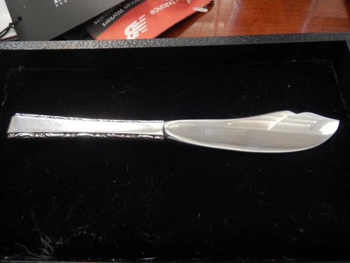 Gorgeous Madrigal Lunt sterling silver flatware Master Butter Spreader Knife 48G