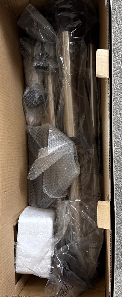 Celestron AstroMaster 130EQ 130mm f/5 Newtonian Telescope w Tripod Mount New - Image 4 of 4