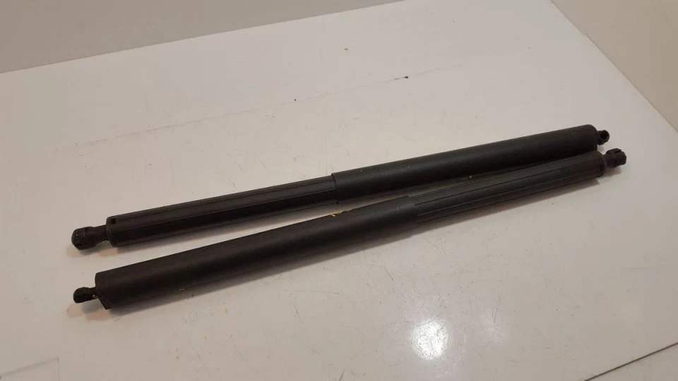 Hatchback Struts Dampners 2009 10 11 Mercedes Benz ML350 ML500 - Imagem 4 de 4