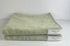 Bella Lux Fine Linen Bath Towels Light Green Leaf Pattern Luxury Cotton 2Pc NEW