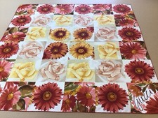 Bellissima SCIARPA DI SETA / SPETTACOLARE firmata GUCCI (34” x 34”)