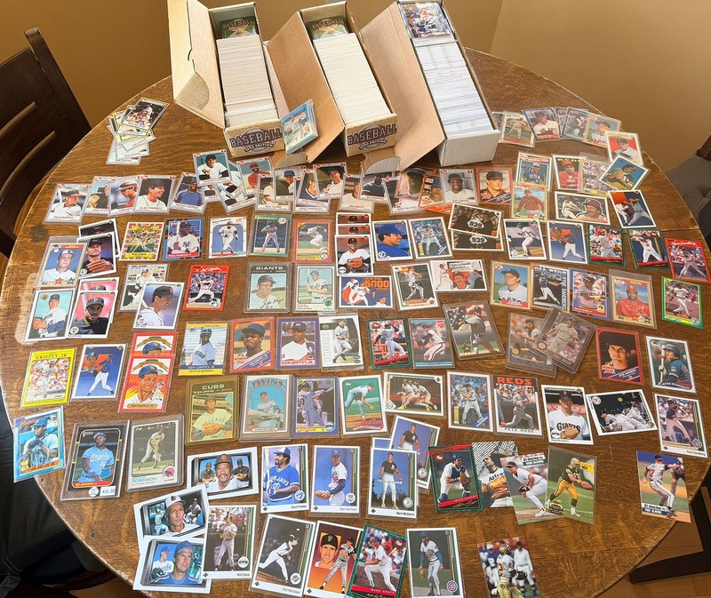 Hundreds of Baseball & Hockey Cards Griffy Willie Mays 1990 Upper Deck Sets (2)
