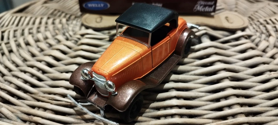 Modellino Ford Roadster Welly Scala 1:35 - Immagine 4 di 4