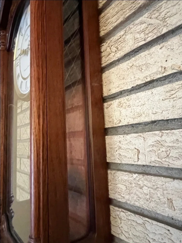 BULOVA C4431 EDENHALL CHIMES PENDULUM WALL CLOCK DARK OAK FINISH - Image 4 of 4