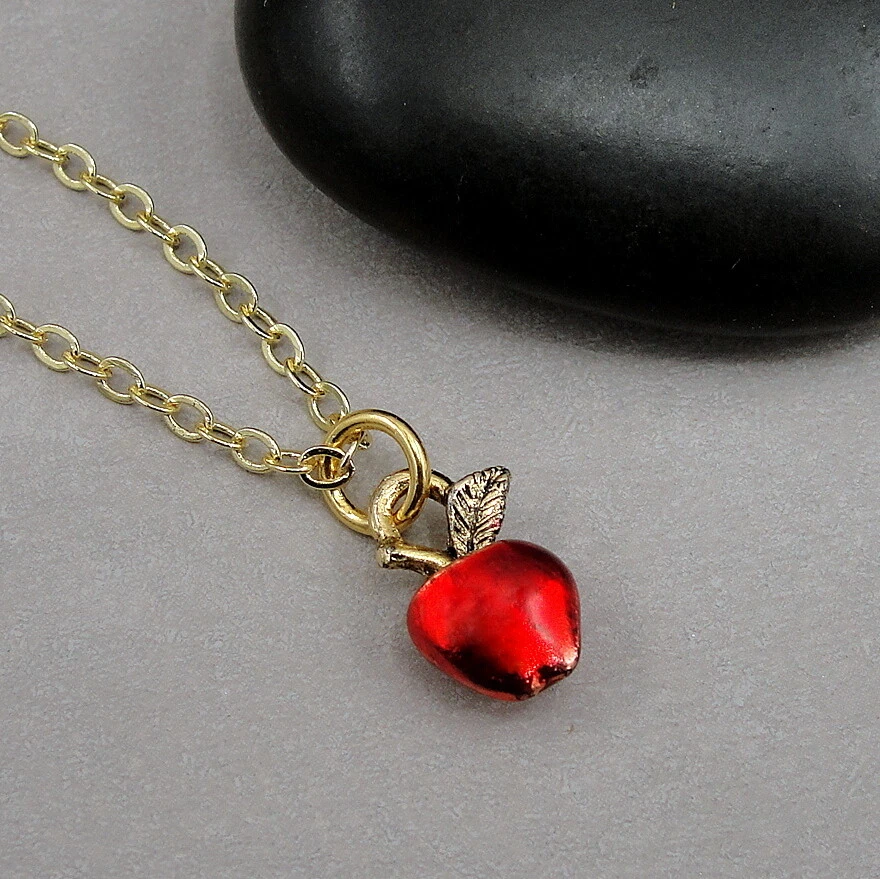 Крошечное ожерелье с красным яблоком — ювелирные изделия с брелоками учителя — подарок для учителя, НОВОЕ - Изображение 2 из 4