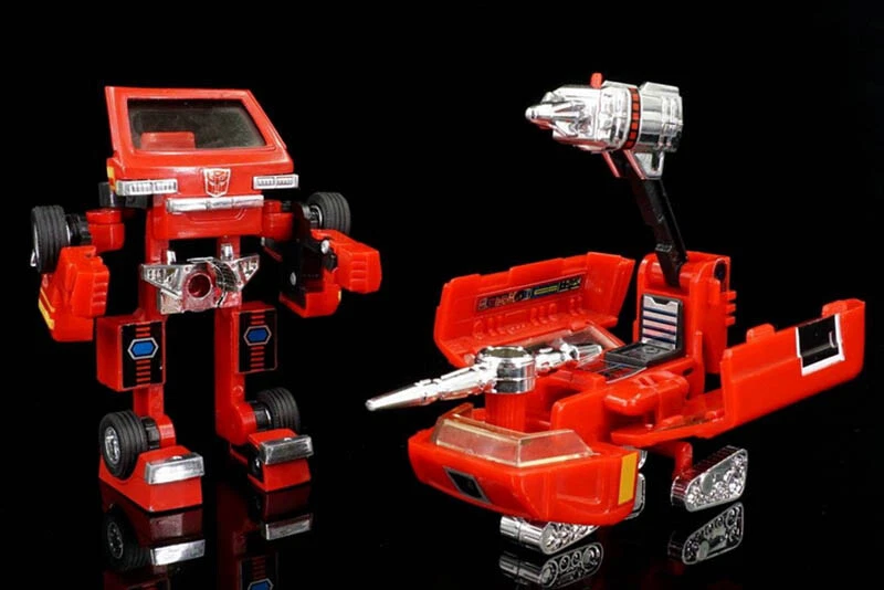 Takara Transformers G1 Ironhide Encore 05 Action Figure Hasbro Retro Reissue - Image 4 of 4
