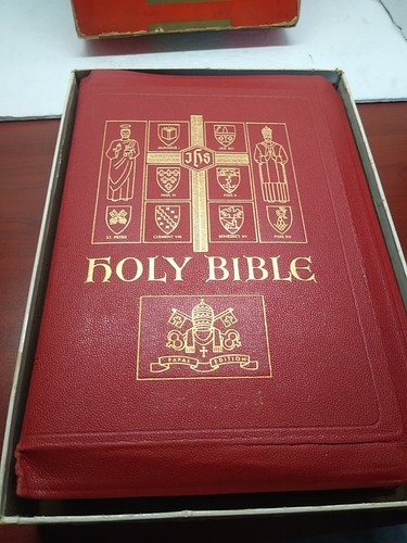 Holy Bible Papal Edition 1951 Red Leather Catholic Press Original Box - Picture 2 of 3