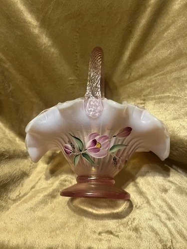 Fenton Rosemilk Stretch Basket HP No Cracks Chips Or Repairs No Chips