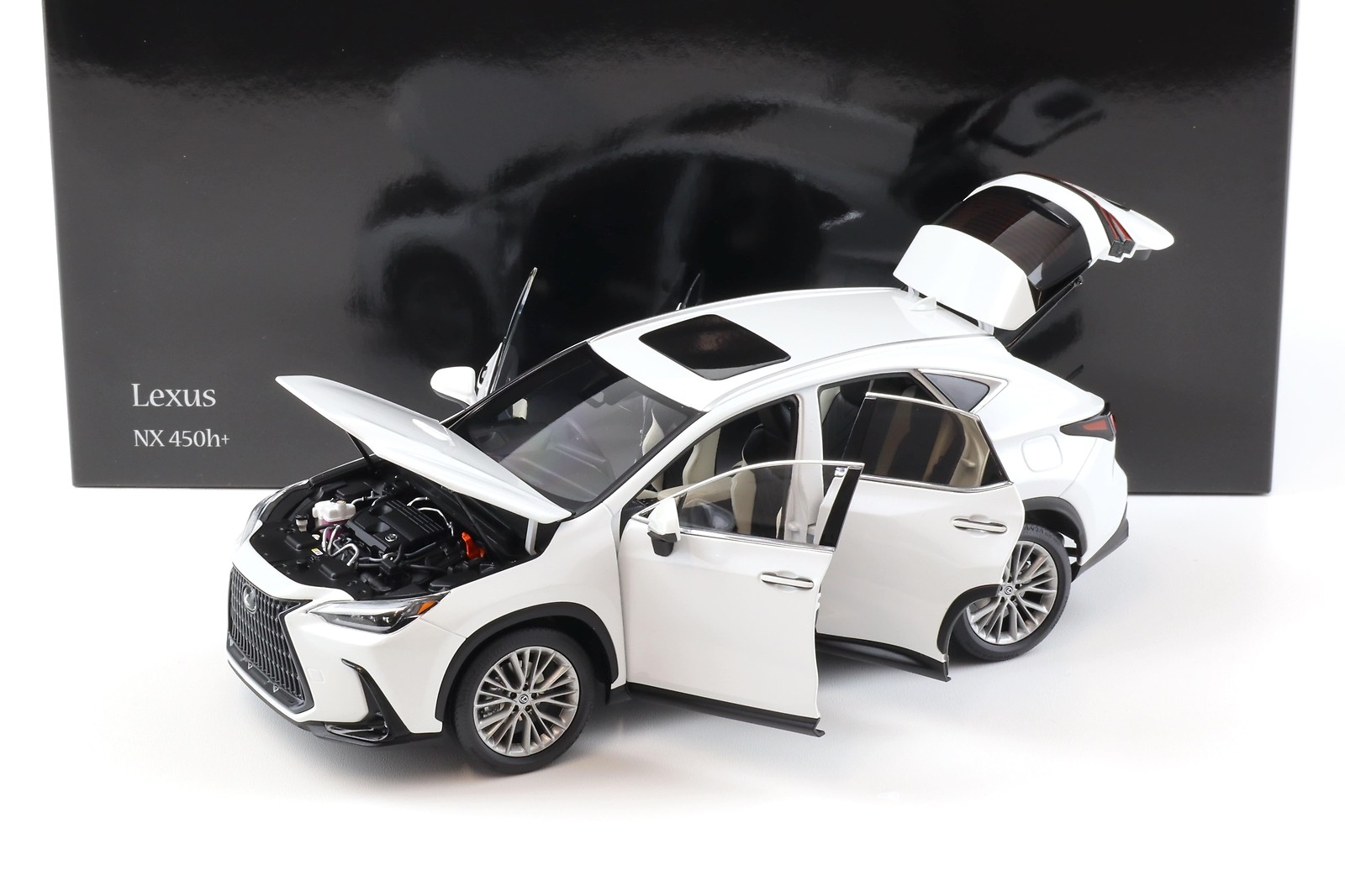 1:18 Kyosho Lexus NX 450h+ SUV 2022 Sinic Quartz White Diecast/ Full Openings 08