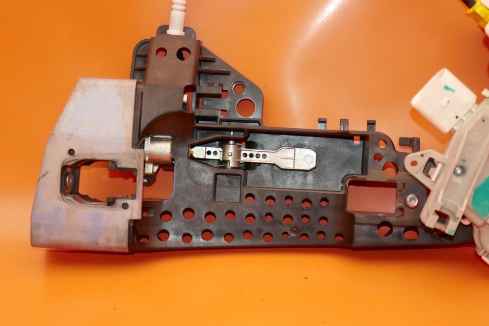 Cerradura puerta trasera izquierda audi a4 2012 2013 2014 2015 2016 2017 8j1 837 015 d q5 Foto 3 de 4