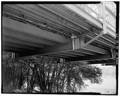 26. FLOORBEAM AT JOINT L1, EAST SPAN, LOOKING SOUTHWEST - Catawissa Bridge,