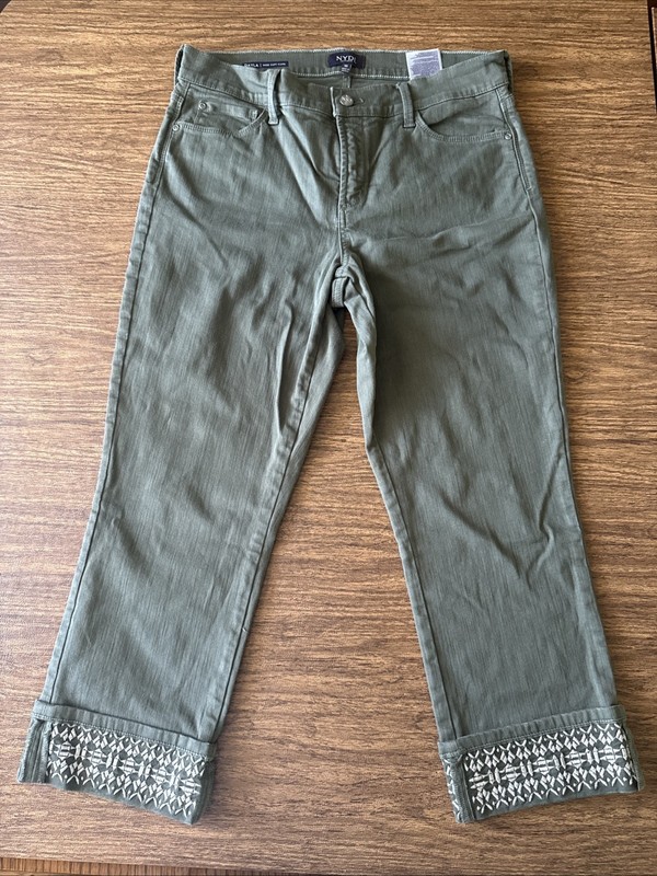 NYDJ Dayla Wide Cuff Capri Olive Size 10
