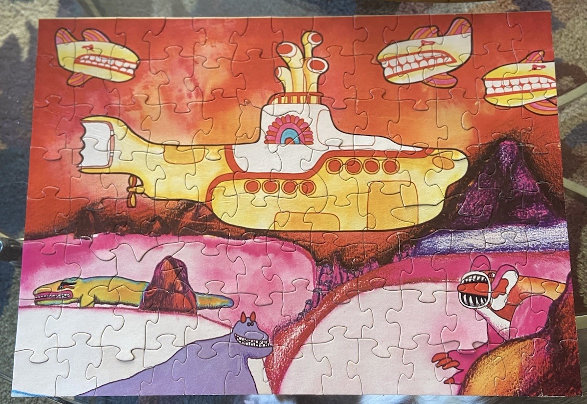 1968 The BEATLES YELLOW SUBMARINE 100+ Picture PUZZLE Sea Of