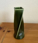 Vintage MCM McCoy Floraline #542 6.25in. Twist Vase Green