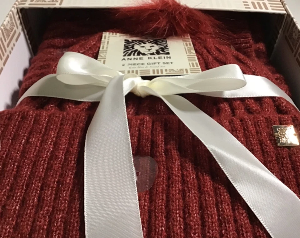 Conjunto de presente chapéu e cachecol feminino Anne Klein tamanho único Borgonha NOVO - Imagem 4 de 4