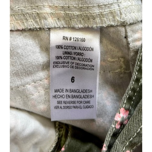 Girl’s Floral Olive Green and Pink Denim Overalls Shorts Shortalls Size 6 - Picture 2 of 2