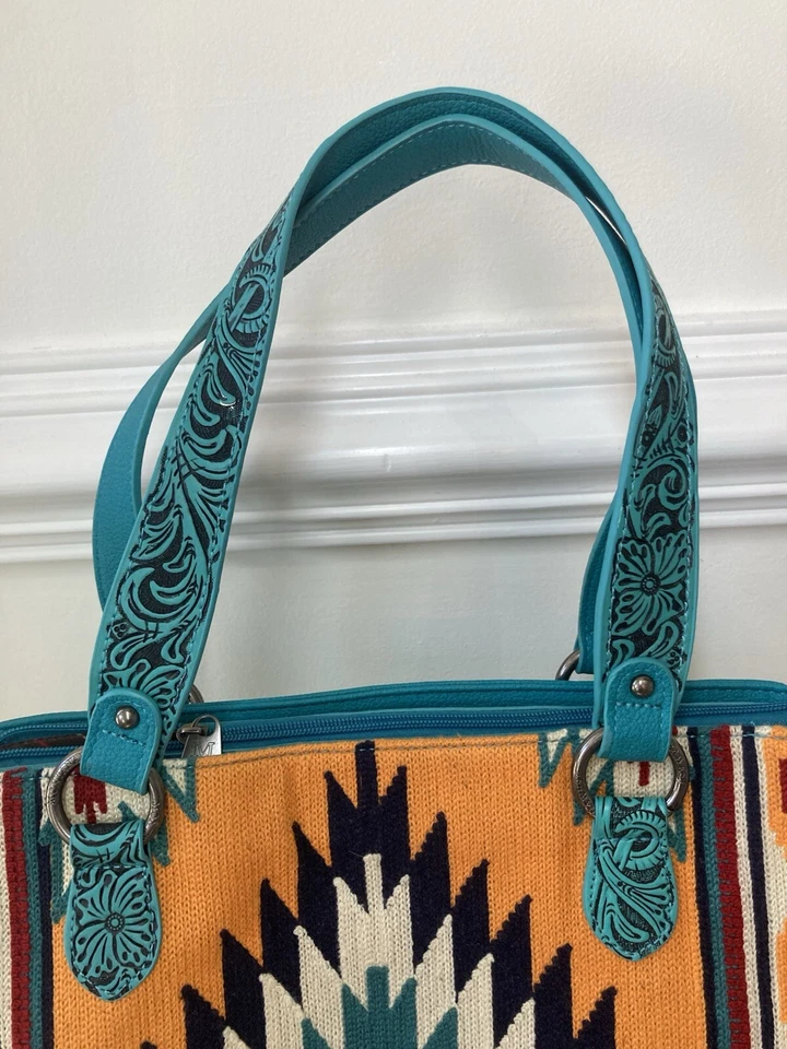 ✨Bolso de hombro Montana West con tachuelas con corte láser oculto turquesa azteca ✨ Foto 3 de 4