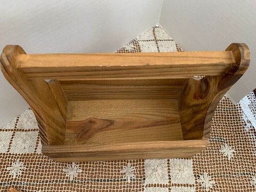 CAJA DE LEÑA DE MADERA RÚSTICA CON DECORACIÓN Y MANGO DE PECES METÁLICOS - Imagen 5 de 6