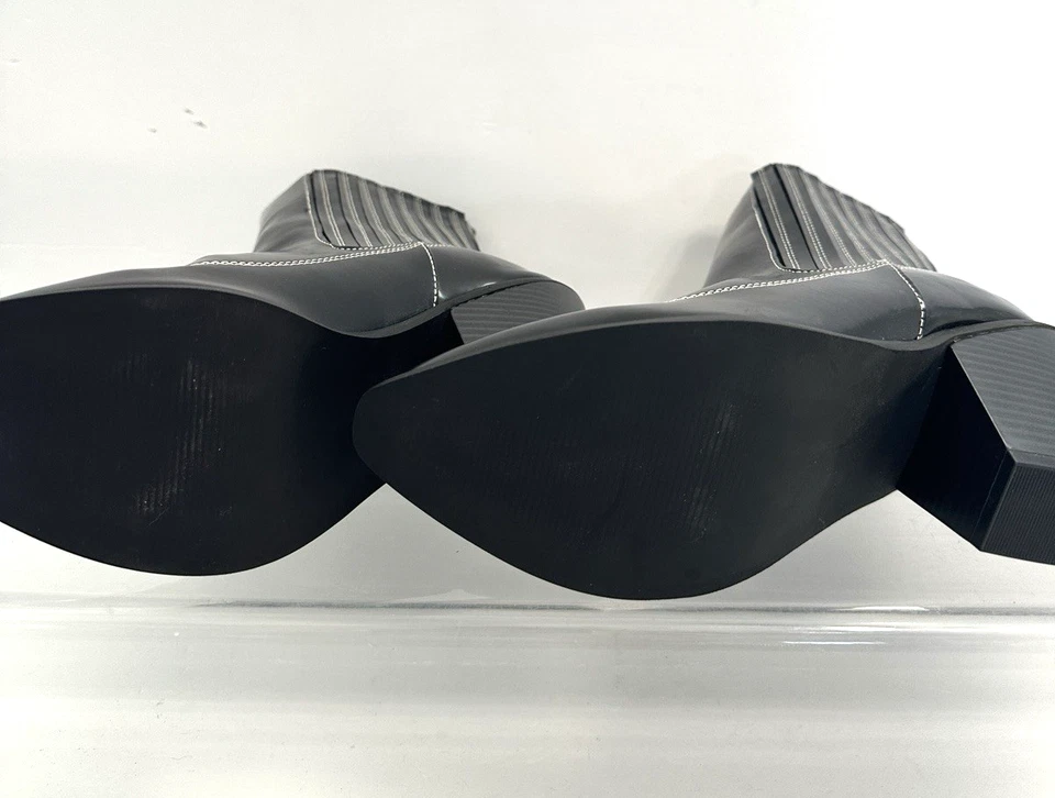 Botín ShoeDazzle Breeon para mujer negro imitación cuero blanco cosido talla 9 Foto 4 de 4