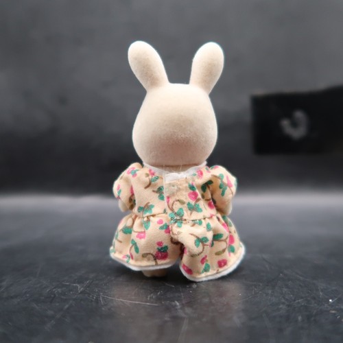 Calico Critters Sylvanian Bunny Rabbit Mom Daughter Floral Dresses Set 2 - Picture 8 of 9
